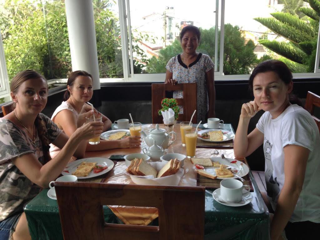 Avon Villa Hikkaduwa Buitenkant foto