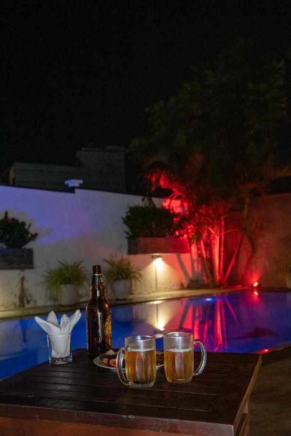 Avon Villa Hikkaduwa Buitenkant foto