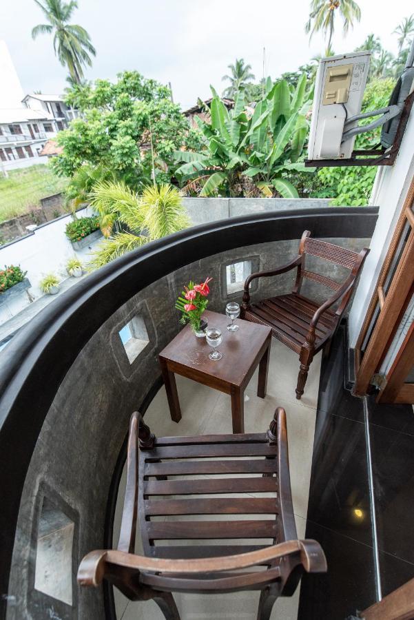 Avon Villa Hikkaduwa Buitenkant foto