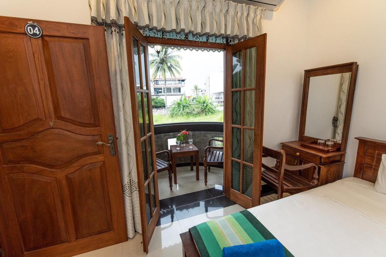 Avon Villa Hikkaduwa Buitenkant foto