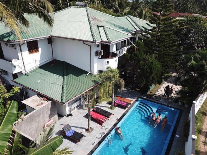 Avon Villa Hikkaduwa Buitenkant foto