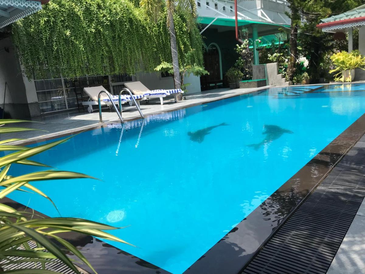 Avon Villa Hikkaduwa Buitenkant foto