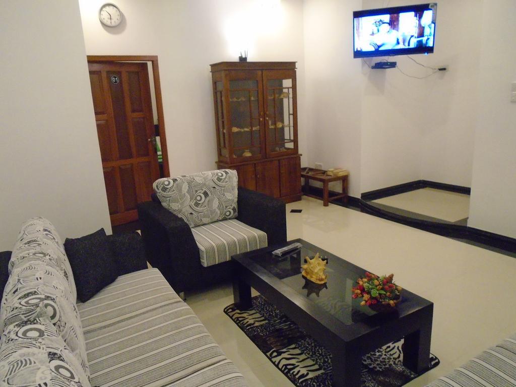 Avon Villa Hikkaduwa Buitenkant foto